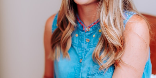 2026世界杯筹备工作进展，工人正在体育场内施工